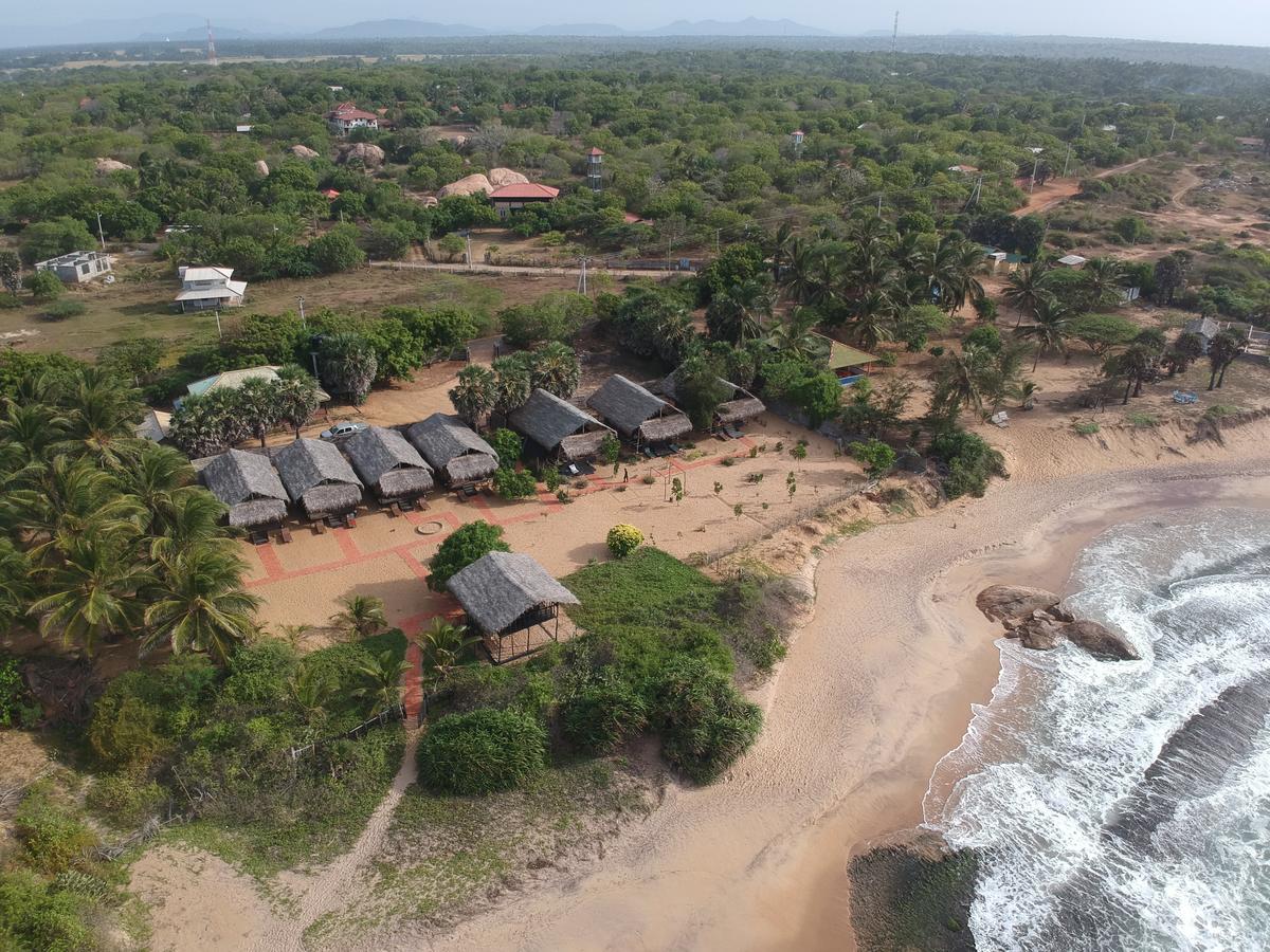 The Beach Camp Yala Hotel Kirinda  Exterior foto